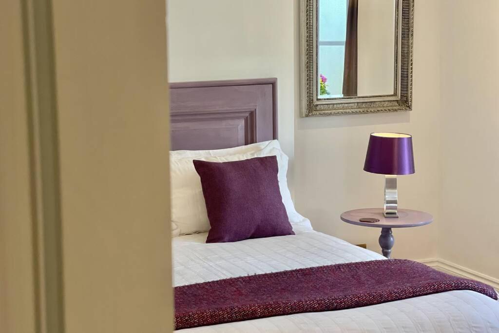 Lavender Apartment - Spacious Apartment Close To The Beach Deal Bagian luar foto